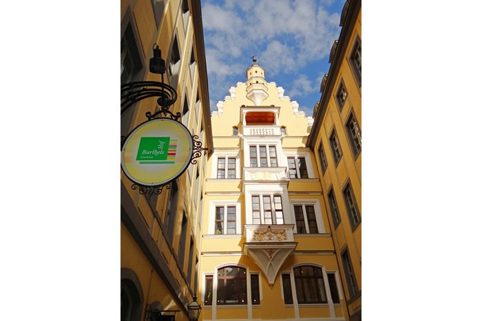 Das Haus zur goldenen Schlange